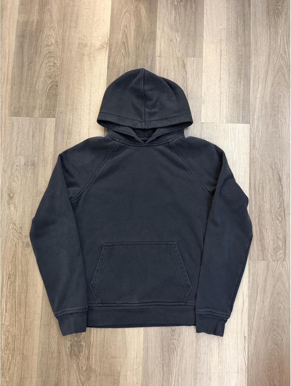 Flint and Tinder black hoodie size L made in USA